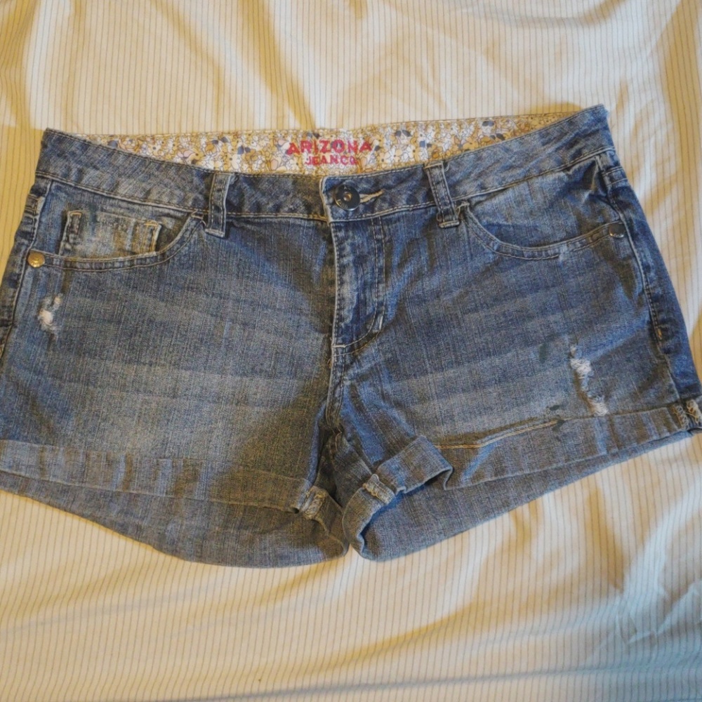 Low rise stretch blue jeans